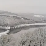 Schloss-see-bergblick 瓦尔德克
