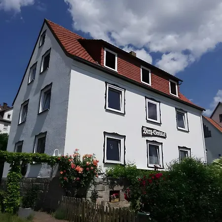 Schloss-see-bergblick *