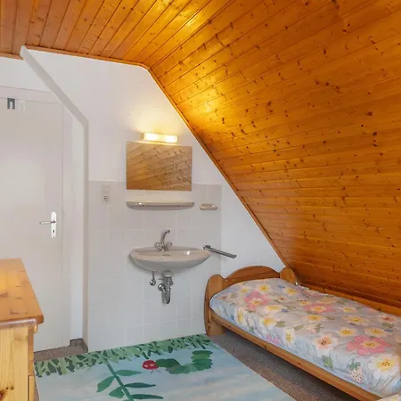 Schloss-see-bergblick *